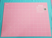 
              Schneideunterlage Schneidmatte rosa 45 x 60cm
            