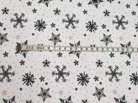 
              Jersey Weihnachten Sterne Schneeflocken altrosa weiß 1,58m REST
            
